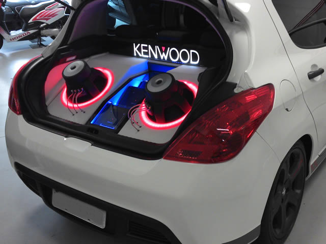 KENWOOD cria projeto de som para carro-show da Peugeot