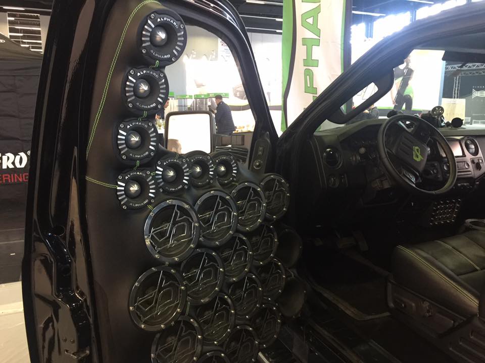 Carro demo da empresa Alphard na final Emma em Salzburg/Austria