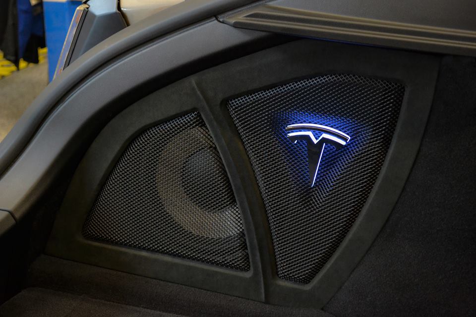 Tesla 85D 2015 - Focal, Mosconi e JL